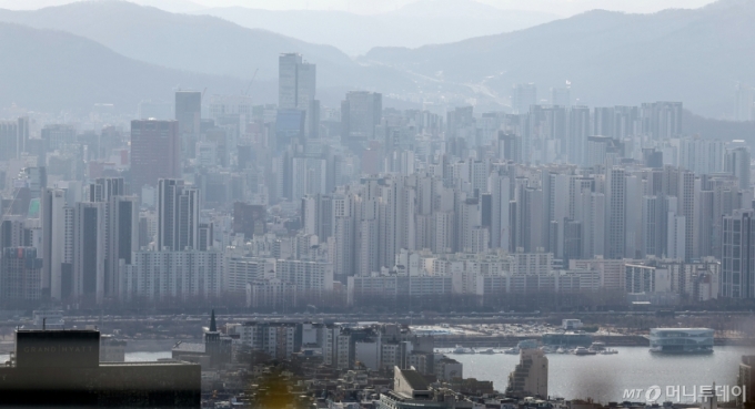 서울 중구 남산에서 바라본 서초·강남권 아파트 일대. 2025.3.3/뉴스1  Copyright (C) 뉴스1. All rights reserved. 무단 전재 및 재배포,  AI학습 이용 금지. /사진=(서울=뉴스1) 김성진 기자
