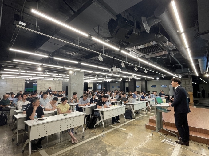 8일 서울 강남구 마루180에서 열린 2025 중소벤처기업 중동 진출 지원 사업 사전설명회/사진=벤처기업협회