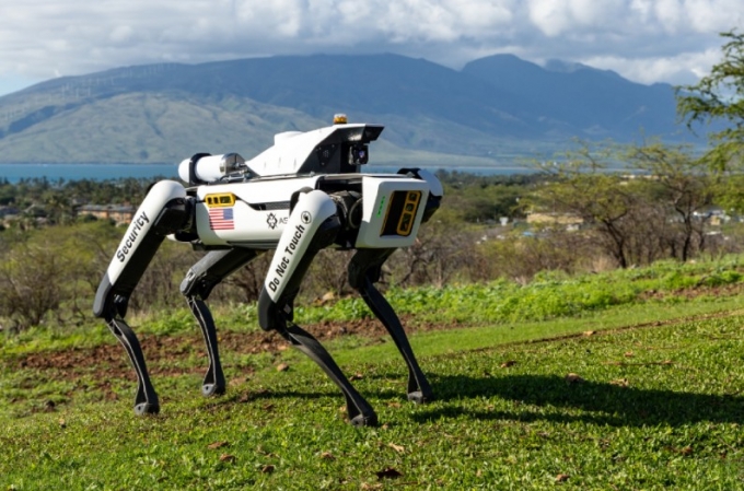 로봇 경비견 대표 스타트업인 &#039;애슬론 로보틱스&#039;(Asylon Robotics)의 로봇견/사진=애슬론 로보틱스