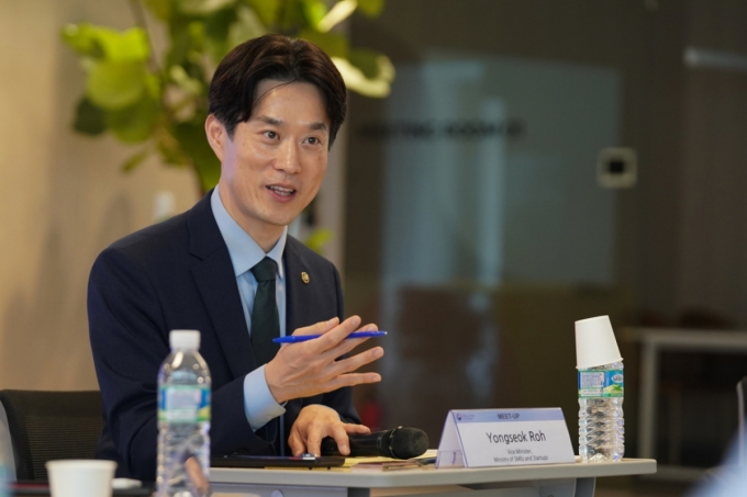 노용석 중소벤처기업부 차관이 1일 서울 강남구 글로벌스타트업센터(GSC)에서 열린 &#039;인바운드 창업기업 간담회&#039;에서 인사말을 하고 있다./사진=중소벤처기업부