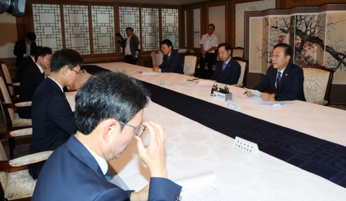 (서울=뉴스1) 임세영 기자 = 김윤덕 국토교통부 장관이 지난 7일 서울 종로구 정부서울청사에서 열린 부동산관계장관회의에서 발언을 하고 있다. 2025.9.7/뉴스1  Copyright (C) 뉴스1. All rights reserved. 무단 전재 및 재배포,  AI학습 이용 금지. /사진=(서울=뉴스1) 임세영 기자