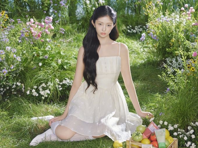 걸그룹 &#039;아이브&#039;(IVE)의 레이 /사진=어댑트