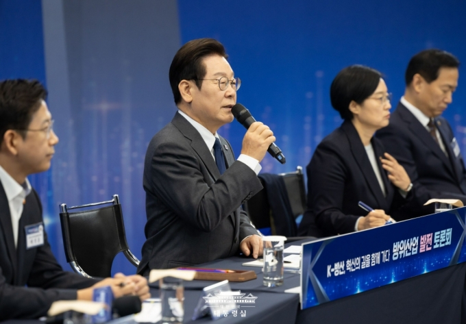 이재명 대통령과 한성숙 중기부 장관/사진=대통령실·한성숙 장관 페이스북