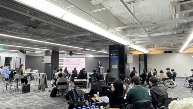 대회 참가자들이 특별교육 세미나에 참석하고 있다 /사진제공=한국벤처캐피탈협회