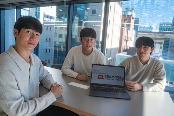 셀렉트스타 소속 연구원들 /사진=셀렉트스타 제공