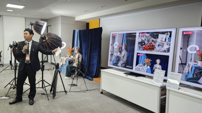 포바이포 관계자가 신제품 &#039;AI 픽셀 스트림&#039;에 대해 소개하고 있다. /사진=최태범 기자