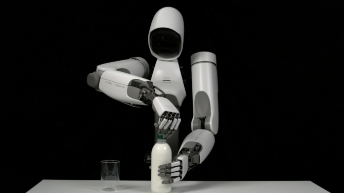 리얼월드가 자체 개발 중인 로보틱스 파운데이션 모델(RFM) &#039;리얼덱스&#039;(RLDX)를 통해 우유병 뚜껑을 여는 시연 장면 /사진=리얼월드 제공
