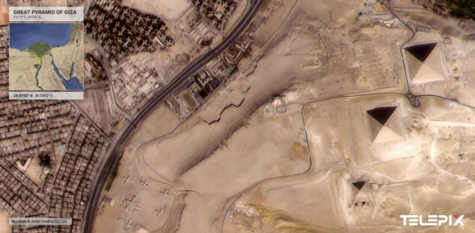블루본 위성으로 촬영한 이집트 카이로 피라미드 영상 /사진=텔레픽스 제공