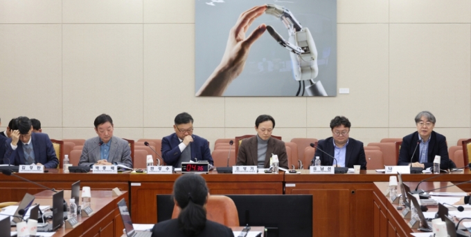 지난 9일 서울 여의도 국회 과학기술정보방송통신위원회에서 인공지능(AI) 제정법 관련 입법 공청회가 열리고 있다. /사진=뉴스1