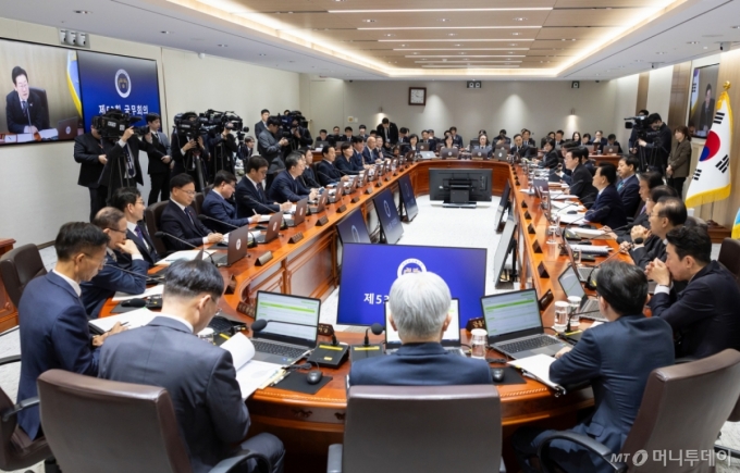 (서울=뉴스1) 허경 기자 = 이재명 대통령이 9일 서울 용산 대통령실 청사에서 열린 국무회의에서 발언하고 있다.?(대통령실 제공. 재판매 및 DB 금지) 2025.12.9/뉴스1  Copyright (C) 뉴스1. All rights reserved. 무단 전재 및 재배포,  AI학습 이용 금지. /사진=(서울=뉴스1) 허경 기자