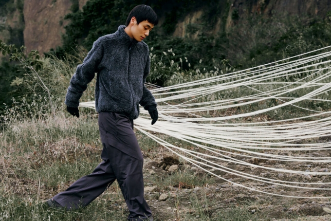 영국 패션 브랜드 JL-AL이 일본 인공 섬유 개발 스타트업 스파이버의 브루드 프로틴을 소재로 활용한 플리스 재킷./사진=스파이버 홈페이지 갈무리