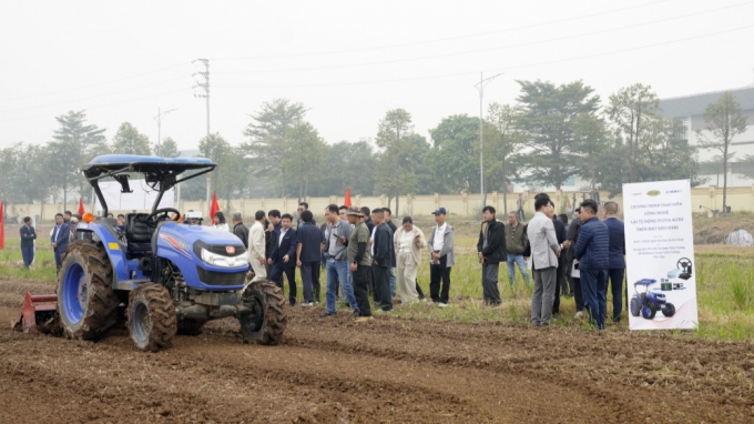 농기계 자율 주행 모듈 '플루바 오토' 시연 현장 /사진=긴트 제공