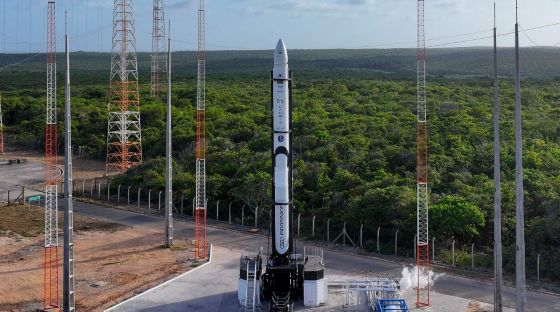  이노스페이스 '한빛-나노' 발사체 및 브라질 알칸타라 우주센터 전경/자료사진=이노스페이스 