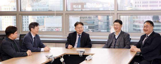 (왼쪽부터)안준모 고려대학교 행정학과 교수, 이규태 서강대학교 기술경영전문대학원 교수(연구처장), 이병헌 광운대학교 교수(지방시대위원회 위원), 손병호 한국과학기술기획평가원 전문위원(기술경영경제학회 회장), 노민선 중소벤처기업연구원 중소기업정책연구실장/사진=김창현 기자 