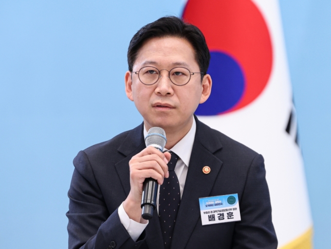 배경훈 부총리 겸 과학기술정보통신부 장관이 지난달 청와대에서 열린 대통령과학장학생&middot;올림피아드 대표단 친수 및 간담회(미래 과학자와의 대화)에서 발언하고 있다. /사진=뉴스1