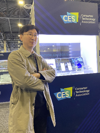 CES 2024에 참가한 오현욱 지크립토 대표. /사진=지크립토
