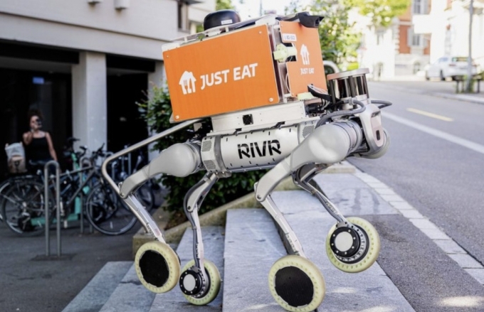  아마존은 19일(현지시간) 스위스 취리히 기반 로봇 스타트업 리버(RIVR)를 인수했다./사진=리버