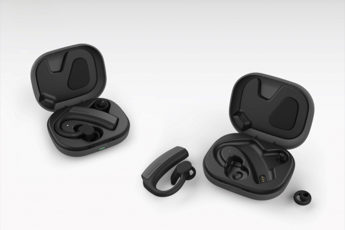 귀에 끼는 전자약 TaVNS. 일반적인 블루투스 이어폰과 비슷한 외형이다. 케이스에 달린 C타입 포트로 휴대폰처럼 충전해 사용할 수 있다. /사진=오션스바이오