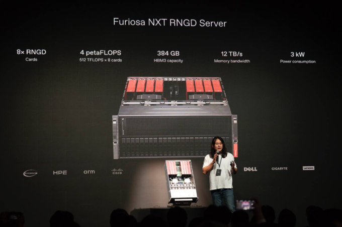 백준호 퓨리오사AI 대표가 2일 서울시 강남구 SJ쿤스트할레에서 열린 '레니게이드 2026'에서 발표하고 있다 /사진=퓨리오사AI