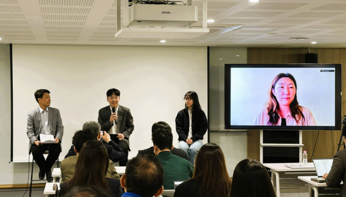 (왼쪽부터)임정욱 스타트업얼라이언스 공동대표, 우성훈 아모지 대표, 김민주 스톰벤처스 파트너, 김나율 클리카 대표 /사진=스타트업얼라이언스 제공