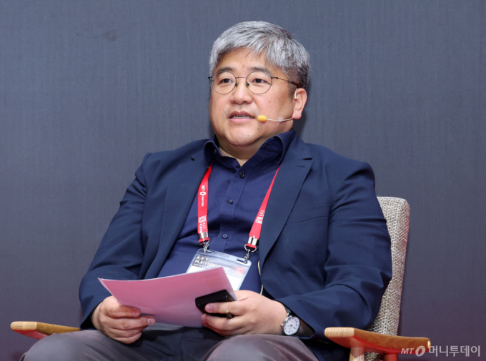 이기주 인터그래비티 대표이사가 24일 영등포구 콘래드 서울에서 머니투데이 주최로 진행된 '2026 키플랫폼' 특별세션4 '제1회 K-우주포럼: 뉴스페이스 시대 기회와 도전-우주산업 성공 방정식, 정부-민간 컬래버' 패널토론에서 발언을 하고 있다. /사진=김창현 기자 chmt@