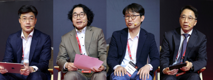 (왼쪽부터) 정일부 IMM인베스트먼트 대표, 이강수 컴퍼니K파트너스 대표, 이용관 블루포인트파트너스 대표, 최치호 한국과학기술지주 대표가 24일 영등포구 콘래드 서울에서 머니투데이 주최로 진행된 '2026 키플랫폼' 특별세션4 '제1회 K-우주포럼: 뉴스페이스 시대 기회와 도전'에서 발언하고 있다/사진=김창현 기자 chmt@
