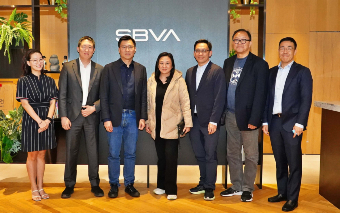 (왼쪽부터) 이세영 SBVA 수석, 이준표 SBVA 대표, 던컨 치우(Duncan Chiu) 홍콩 의원, 엘리자베스 쿼트(Elizabeth Quat) 의원, 리 콩유(Lee Kwong-yu) 의원, 윌리엄 웡 캄파이 (Prof. William Wong Kam-fai) 의원, 이승훈 SBVA 부사장/사진제공=SBVA