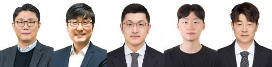 [사진] GIST 이창열 고등광기술연구원 수석연구원, 성균관대 김정규 화학공학부 교수, 전남대 김태훈 신소재공학부 교수, 성균관대 홍원태 화학공학과 박사과정생, Yuankai Li 연구원/사진=GIST