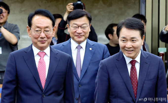 국힘 원내대표 후보들 "장동혁 거취·한동훈 복당, 긴 호흡으로 봐야"