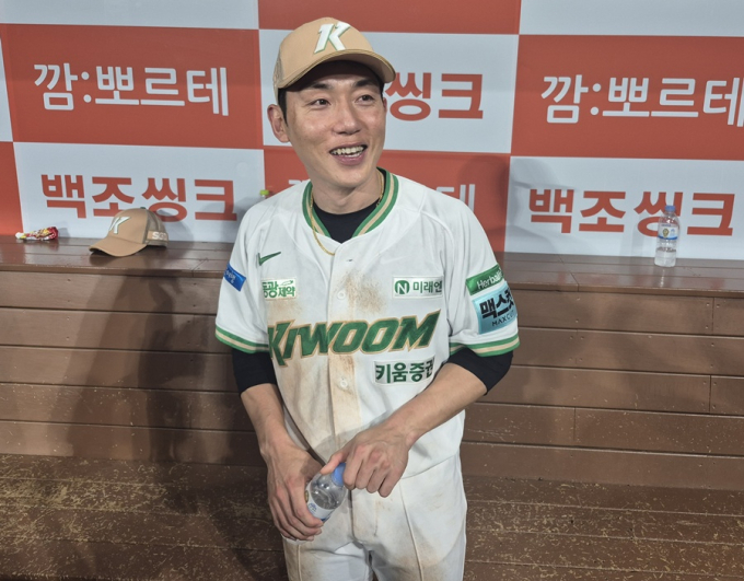 '5경기 타율 5할' 서건창 "'(최)주환이 형 제발 끝내줘' 생각만 했다, 기록은 안 본지 오래" [고척 현장]