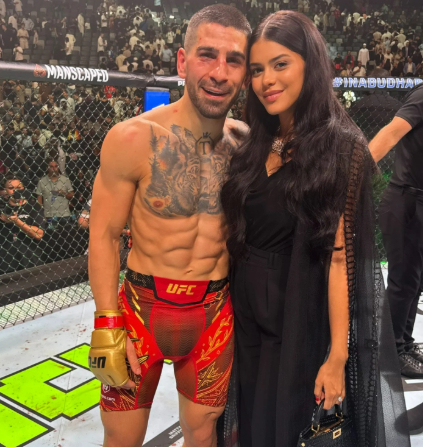 '학폭 피해자→가정폭력 논란→이혼' UFC 최강 '대굴욕'... "내가 전처였어도 널 떠났다" 충격 조롱
