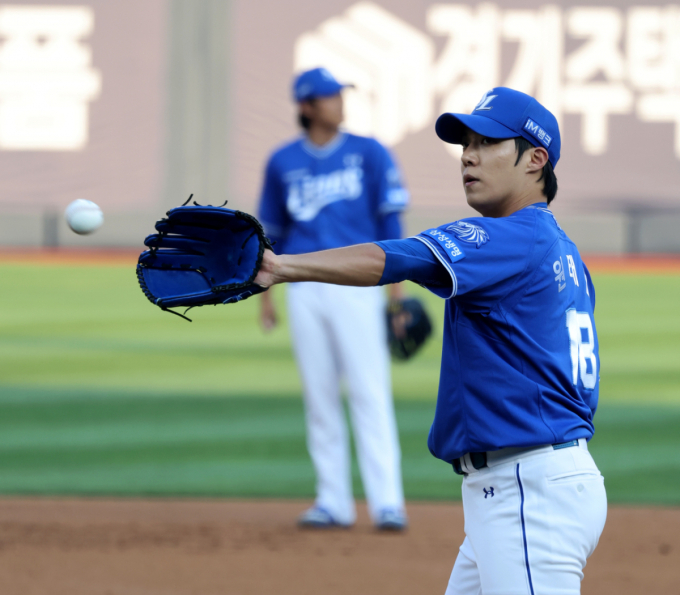 [포토]'오늘은 반드시 승리!' 원태인