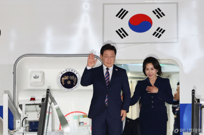 이재명 대통령, 전투기 2대 호위 받으며 이탈리아 '국빈방문'