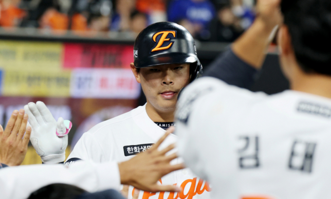 '이럴수가' 홈런 1위 23세 포수가 대표팀 낙마라니... 병역 미필 2명만 AG행 '왜' 나왔나