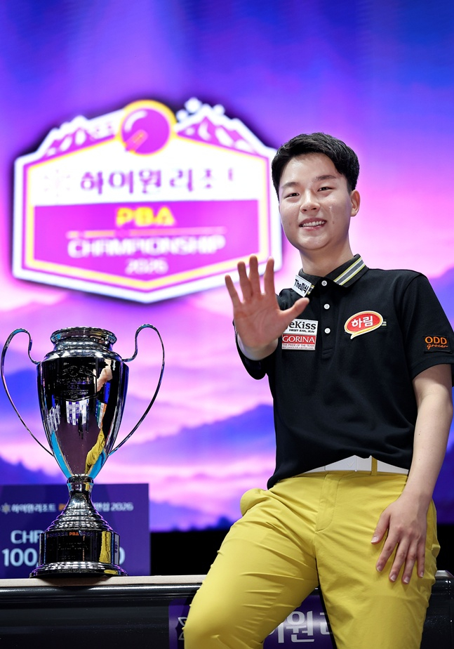 "세대교체하러 왔어요" 고인물 판 뒤흔든 '18세' 당구천재, '벌써 상금 5억원' 김영원 시선은 10억 향해 [정선 현장]