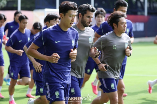 "한국·체코 경기는 동전 던지기" 1차전 초박빙 전망... 예상 스코어는 1-1 무승부