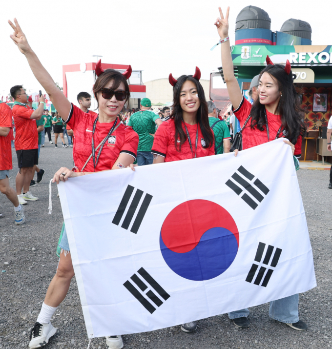[포토] 붉은악마 시스터즈 '우리도 2-0'