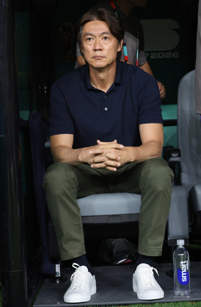 [포토] 홍명보 감독 '기도하는 마음'