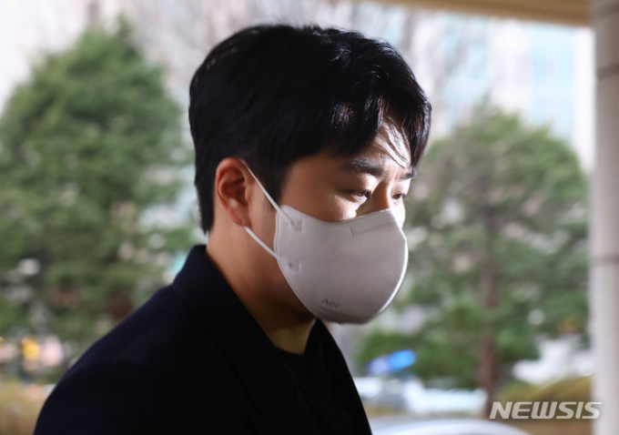 만취 질주, 운전자 바꿔치기..."집유+벌금 10만원" 가수 이루의 추락[뉴스속오늘]