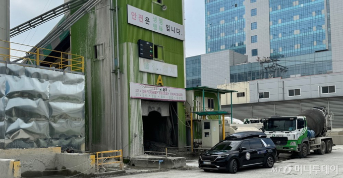 레미콘 파업 장기화…건설업계 "다음 주 일부 현장 셧다운"