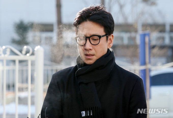 故이선균 '수사정보 유출' 수사관에 검찰, 징역 3년 구형