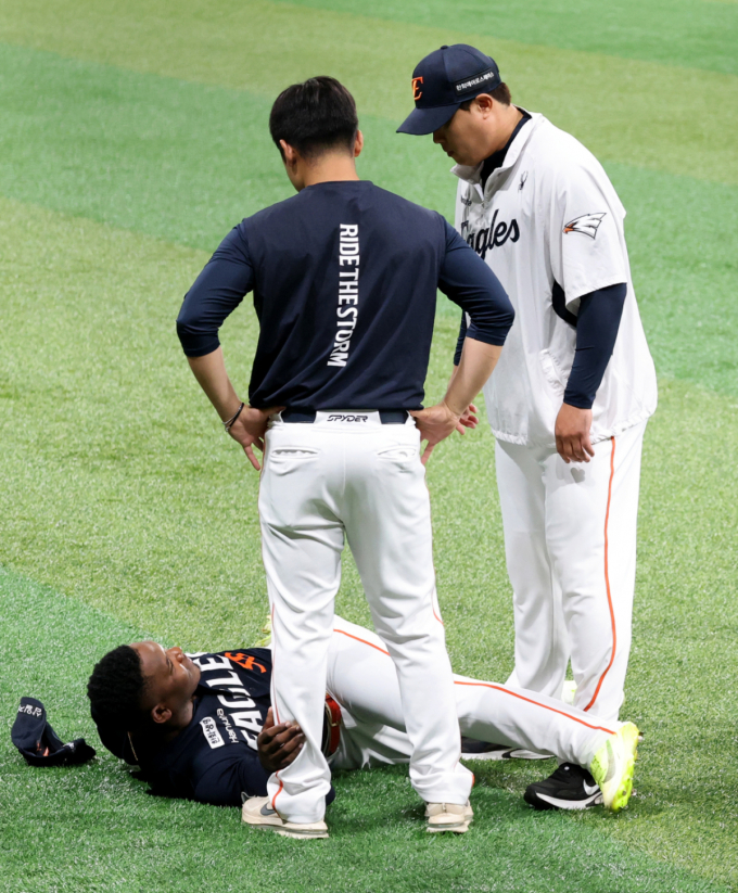 [포토]'지금 나 괴롭히는겨?' 페라자
