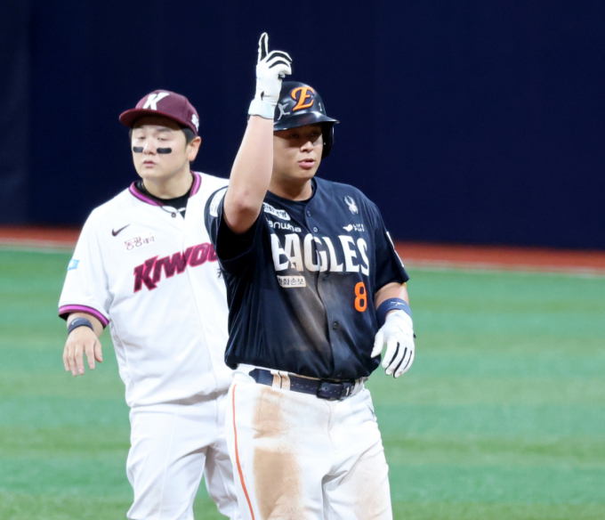 [포토]'6회초 안우진 상대로 2루타' 노시환