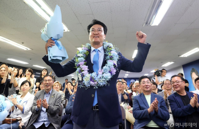 안민석 경기교육감 당선인 "교권보호국 신설 공개 토론하자"