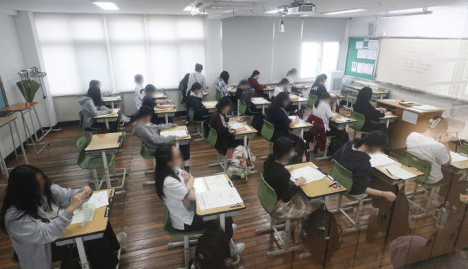 '올해가 막차'…2028년도 수시, N수생 지원 불가 전형 2.5배↑