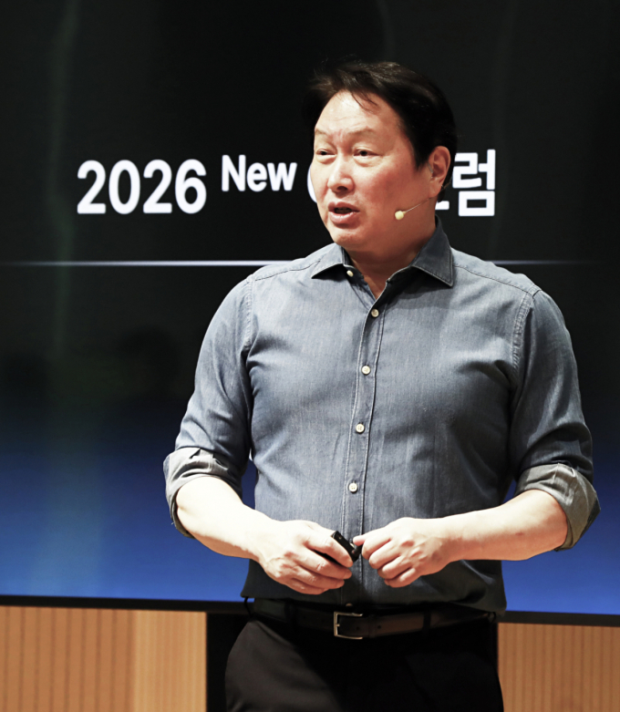 최태원 회장 "전속력 AI전환 돌입" 주문…SK그룹, AX 본격화