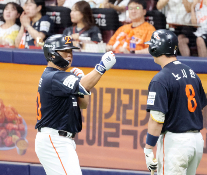 [한번에쓱]'추성훈 형도 왔는데..세리머니는 이거지!' 동점 솔로홈런 강백호