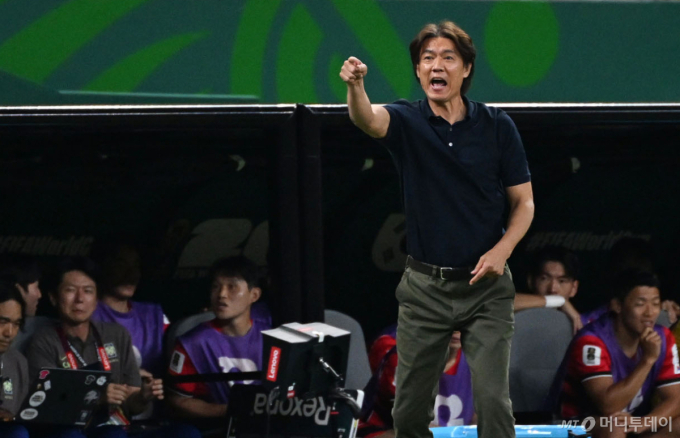 "월드컵 끝나면 해지?"…4900원으로 넷플릭스까지 본전 뽑는 법