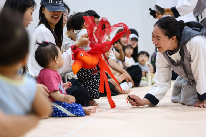 "아기도 문화 즐길 줄 안다"…경기문화재단 '꼼지락, 처음예술' 성료