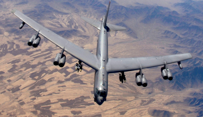 美 B-52 추락, 탑승자 전원 사망 "14년전 사고후 최대피해"[영상]
